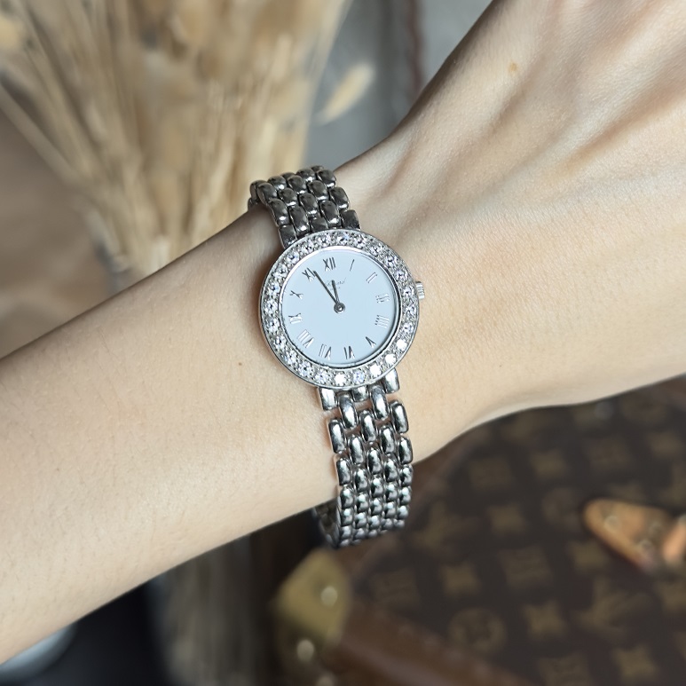 Золотые часы Chopard Classic (10/6206) с бриллиантами купить в Москве за600 000 руб. Женские Белое золото С историей