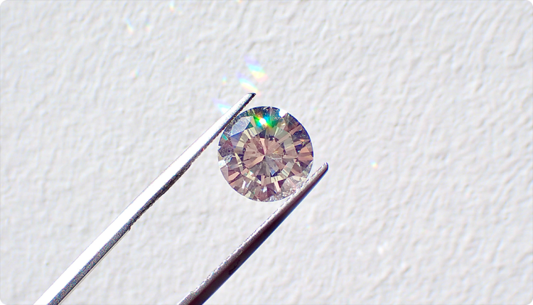 Бесцветные бриллианты: почему стоит инвестировать в белые алмазы, топмировых алмазных бирж