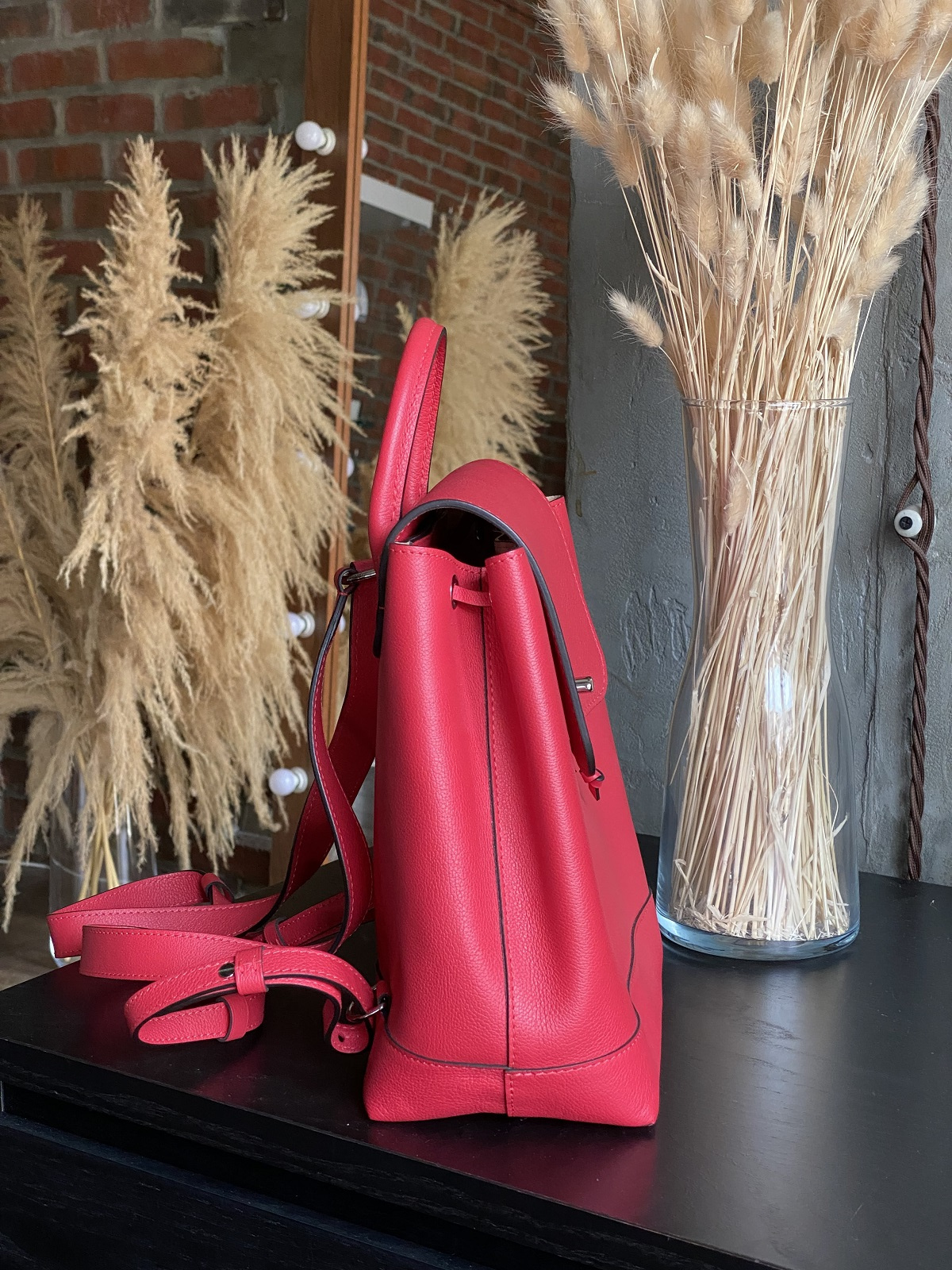 Рюкзак Louis Vuitton Lockme красного цвета