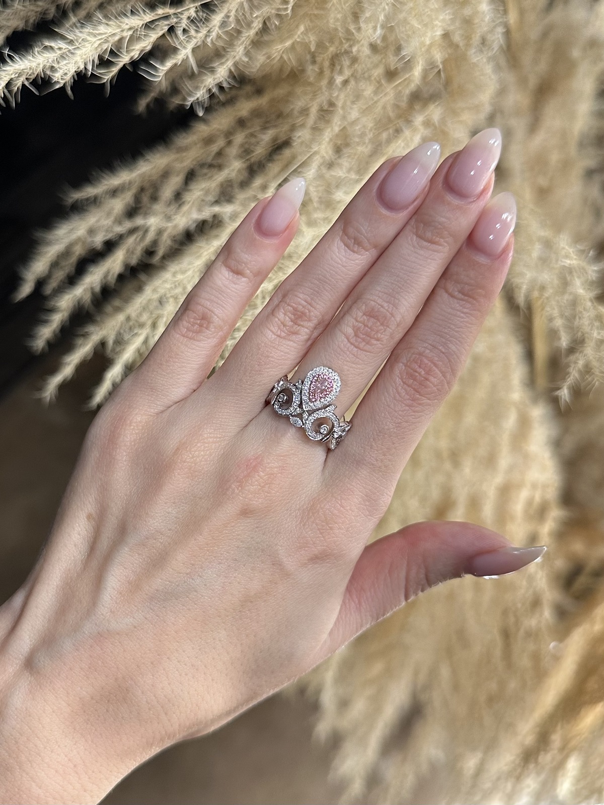 Кольцо с розовыми и белыми бриллиантами