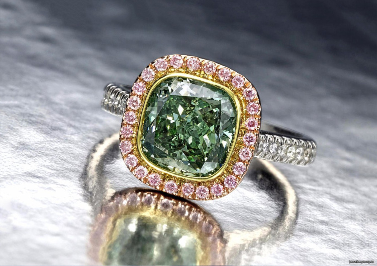 Зеленые бриллианты: свойства и описание камня, почему стоит инвестировать вцветные камни